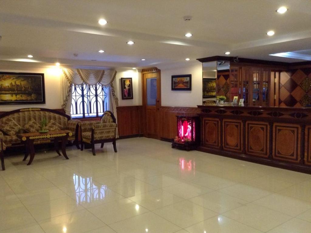 Jun Yue Hotel Phnom Penh Exterior foto